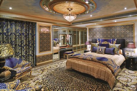 stanzaa da letto versace|Versace Home – Luxury Living Group.